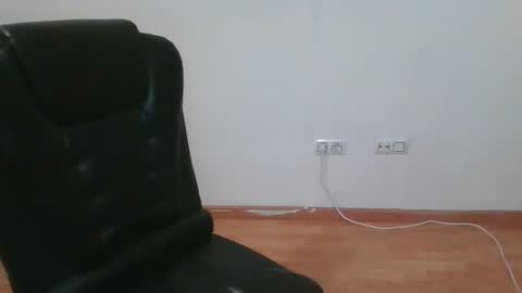 axue online show from February 19, 7:43 pm