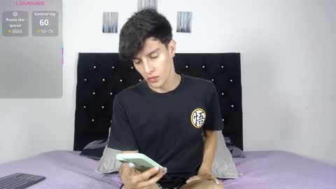 Snapshot of axxxel_twink chatting on February 17, 1:13 am Axxxel online show from February 17, 1:13 am