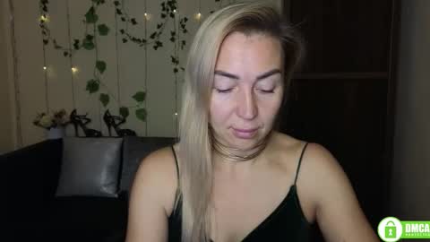 Jully online show from November 4, 6:40 pm