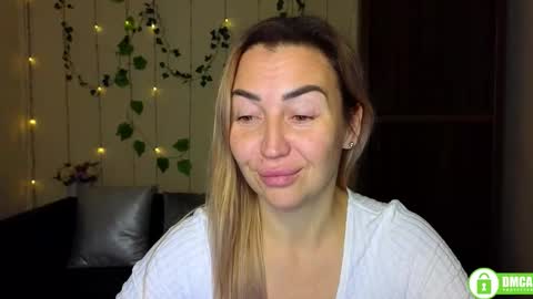 Jully online show from November 29, 6:33 pm