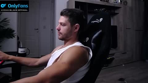 Snapshot of aydanblakeofficial chatting on October 27, 11:25 am Aydan Blake Official online show from October 27, 11:25 am