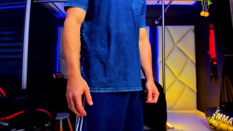 Snapshot of aydenmillerdom chatting on January 17, 2:49 am Ayden Miller online show from January 17, 2:49 am