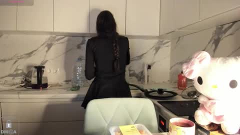 Ayesha online show from February 8, 5:27 pm