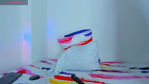 Mariana online show from December 12, 6:42 pm