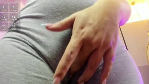 Alyda Jaramillo online show from March 12, 7:20 pm