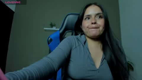 Alyda Jaramillo online show from March 20, 7:41 pm