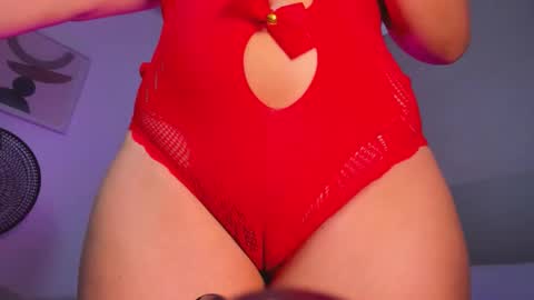 Alyda Jaramillo online show from April 17, 8:45 pm