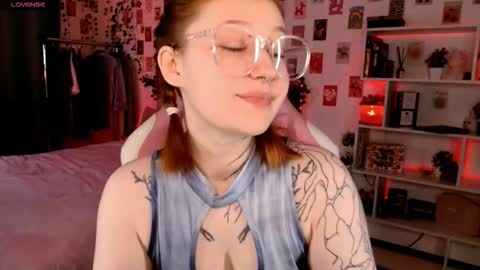 Snapshot of ayla_hill chatting on October 5, 3:16 am Ayla hill online show from October 5, 3:16 am