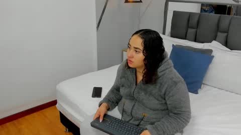 Ayla online show from January 6, 12:05 am