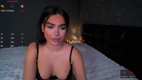 Ayla online show from December 14, 4:31 pm