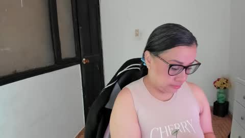 SandyMODELINDEPENDIENT online show from September 18, 12:18 pm