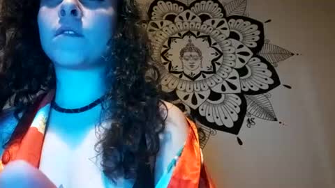 Snapshot of aylasavage chatting on June 13, 1:25 am aylasavage online show from June 13, 1:25 am