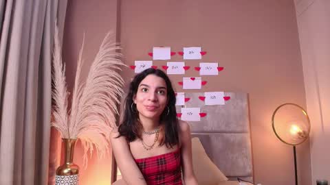 Snapshot of aylastonne chatting on February 17, 6:36 pm AylaStonne online show from February 17, 6:36 pm