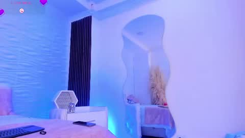 Snapshot of aylinlove_ chatting on July 3, 12:44 pm aylinlove_ online show from July 3, 12:44 pm