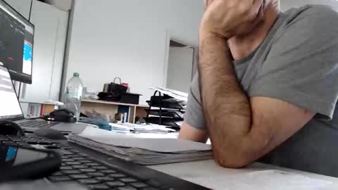 Snapshot of aylinniyerim chatting on March 10, 2:55 pm aylinniyerim online show from March 10, 2:55 pm