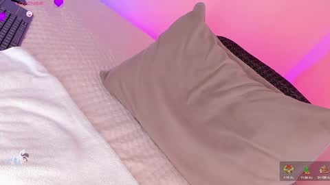 Snapshot of aylinz chatting on December 4, 1:42 pm Alish online show from December 4, 1:42 pm