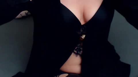 aylynrichard online show from December 21, 12:18 am