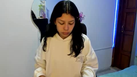 aysha_winxx online show from November 12, 3:18 am