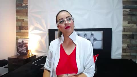 Snapshot of azaahara_ chatting on February 22, 11:02 am Azahara online show from February 22, 11:02 am