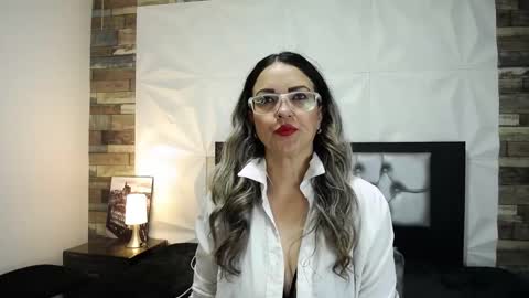 Snapshot of azaahara_ chatting on March 11, 11:01 am Azahara online show from March 11, 11:01 am