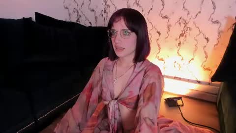 Snapshot of azahara_18 chatting on June 27, 6:13 pm Azahara online show from June 27, 6:13 pm