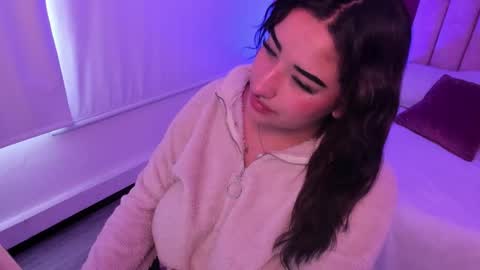 azaleaa__ online show from March 3, 7:20 pm