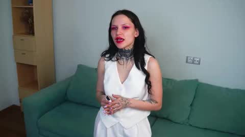 Snapshot of azaleeworlow chatting on March 26, 7:25 am Sara online show from March 26, 7:25 am