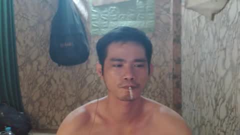 Snapshot of azn_philip chatting on November 24, 8:14 am Philip online show from November 24, 8:14 am