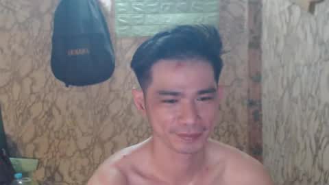 Snapshot of azn_philip chatting on December 2, 5:35 am Philip online show from December 2, 5:35 am