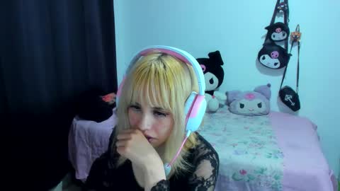 Azu Moure online show from October 24, 3:36 am