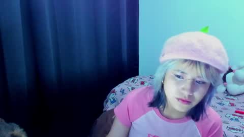 Snapshot of azu_moure chatting on July 28, 2:51 am Azu Moure online show from July 28, 2:51 am