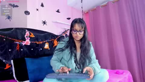 azul_moonn online show from November 3, 3:41 am