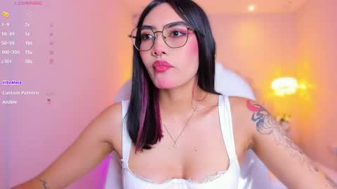 Azura online show from April 15, 8:20 pm