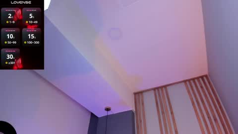Snapshot of azurra_amatto2 chatting on May 27, 9:23 pm Azurra online show from May 27, 9:23 pm