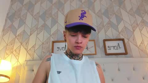 Anny online show from April 17, 4:04 am