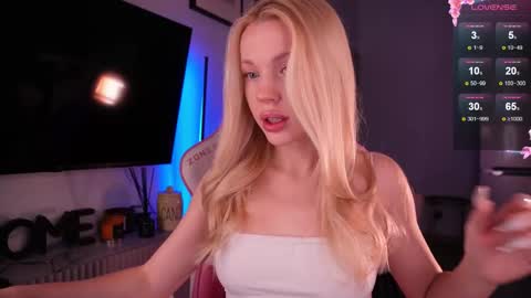 Snapshot of baaby_bon chatting on November 19, 3:39 am Bonnie online show from November 19, 3:39 am