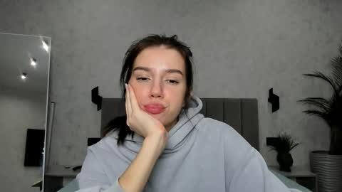 Monica online show from December 2, 1:55 am