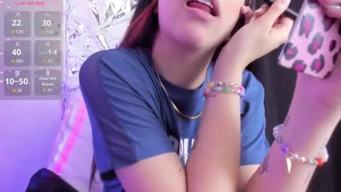 Queen B online show from November 22, 7:02 pm