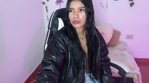 babenik_777 online show from November 3, 3:41 am