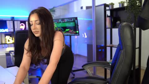 Olivia and Lexi online show from January 16, 5:33 am