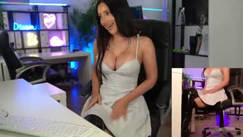 Olivia and Lexi online show from July 10, 5:12 am