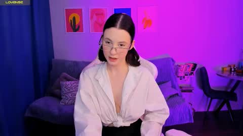 Baby Annabelle online show from December 17, 3:45 am