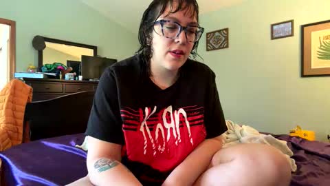 Snapshot of baby_bluu chatting on April 8, 8:42 pm blue online show from April 8, 8:42 pm