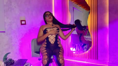 baby_chloe77 online show from May 15, 1:51 pm