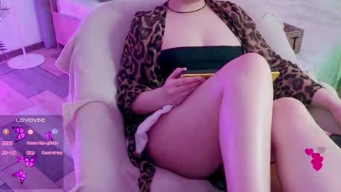 Snapshot of baby_debbie chatting on February 18, 11:33 pm Debora online show from February 18, 11:33 pm