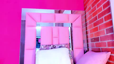 Snapshot of baby_doll_xoxo chatting on February 25, 12:15 pm Baby online show from February 25, 12:15 pm