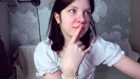 Evalena maybe just Eva online show from April 8, 8:36 am