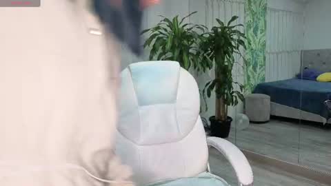 Snapshot of baby_julieta00 chatting on June 19, 12:20 pm Julieta online show from June 19, 12:20 pm