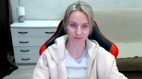 baby_kitte online show from October 21, 12:39 pm