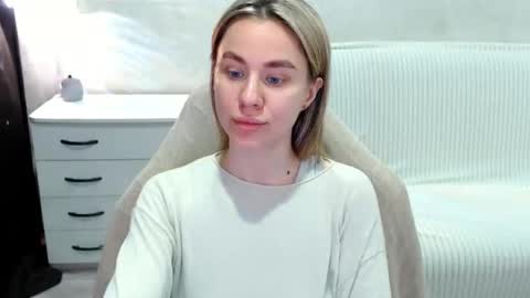 baby_kitte online show from November 14, 3:49 am